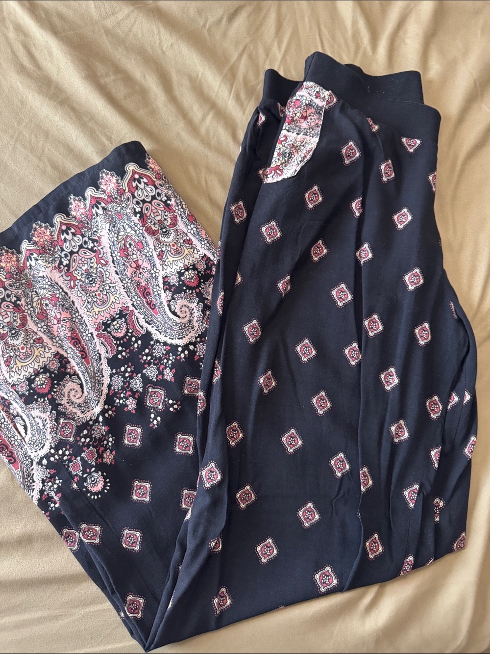 Bobeau Women's Black Paisley Print Wide-Leg Pants small